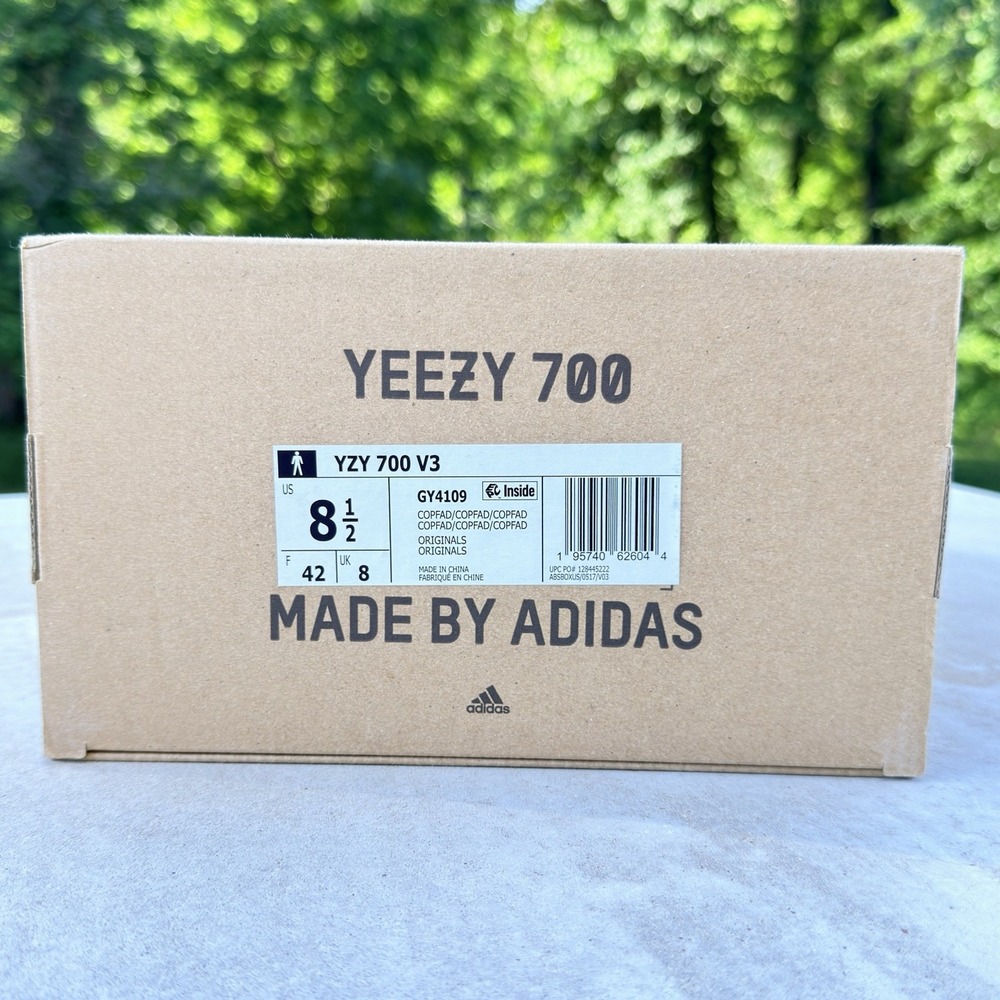[GY4109] Mens Adidas Yeezy 700 V3b size 8.5